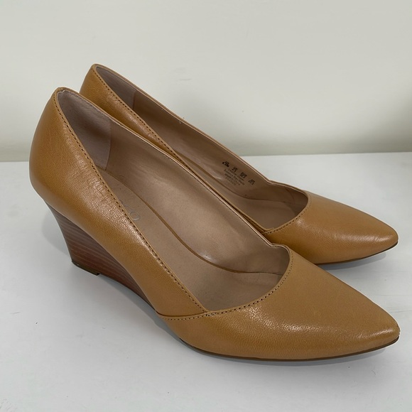 Franco Sarto Shoes - Franco Sarto Wedge Heels Size 6.5 Camel Frankie